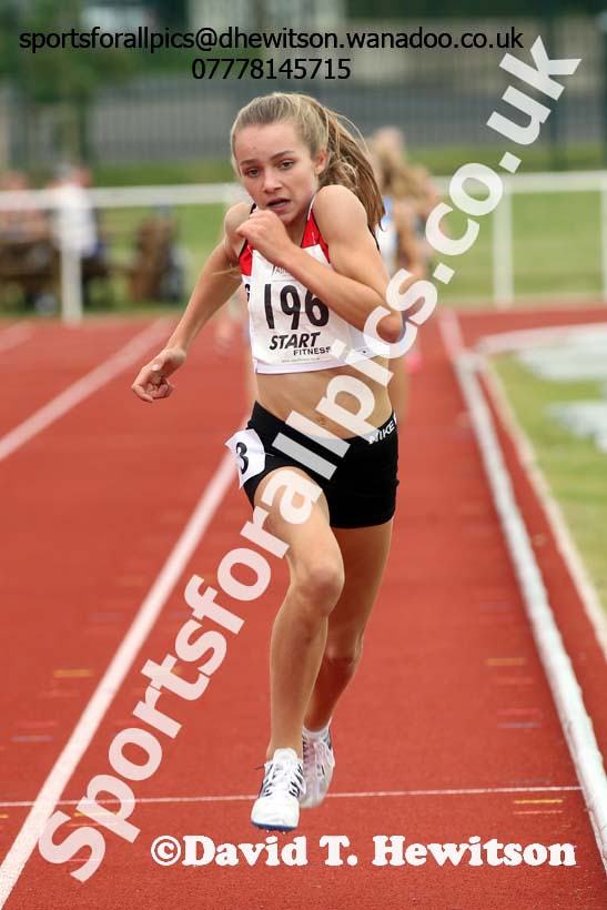 Girls under-13s 800 metres, Northern Under-13s, U-15s and 17s Championships. Photo: David T. Hewitson/Sports for All Pics